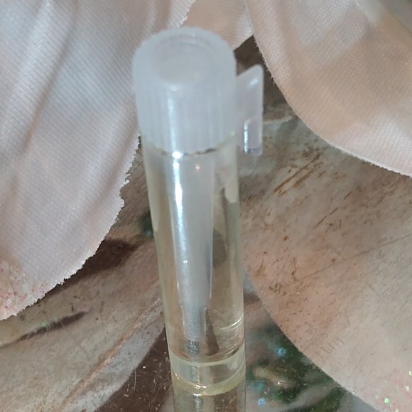 Mauricio Emanuelle Noble Perfume 0.06 oz